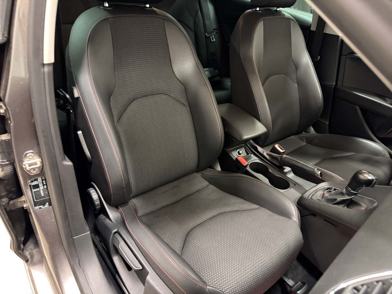 Grå Seat Leon fra 2014