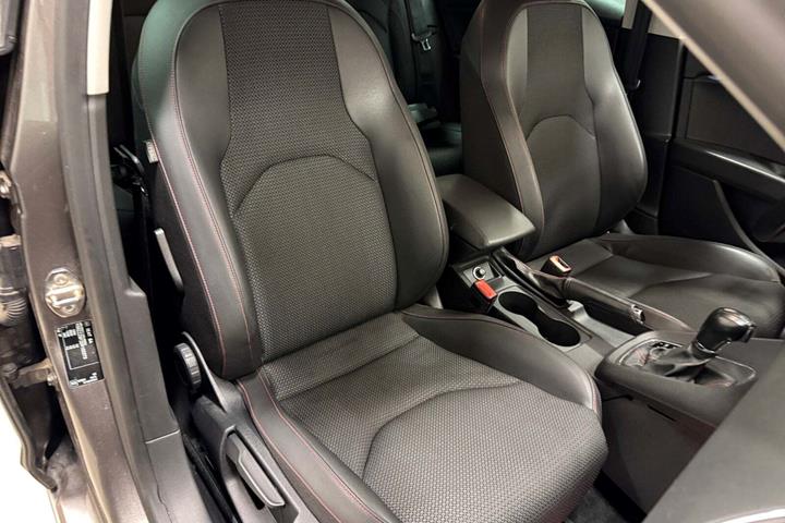Grå Seat Leon fra 2014