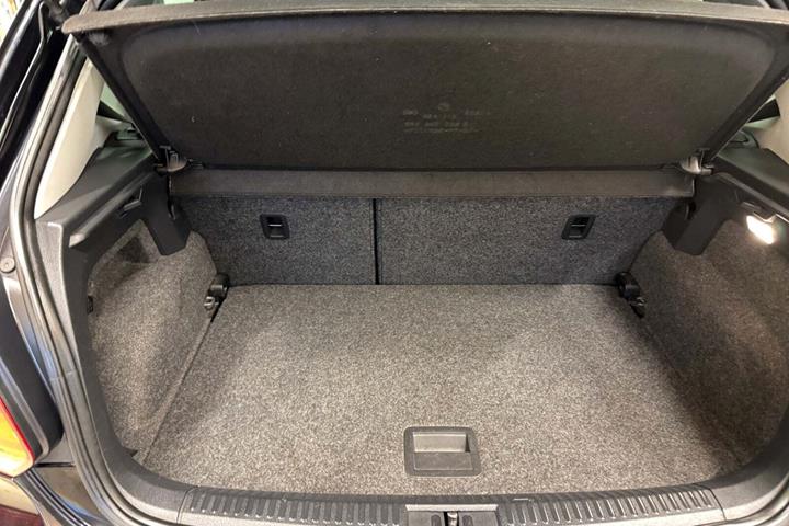 Sort VW Polo fra 2014
