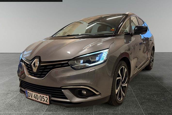 Grå Renault Grand Scenic IV fra 2018 set udefra