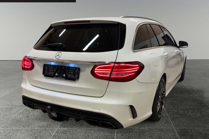 Hvid Mercedes C400 fra 2016