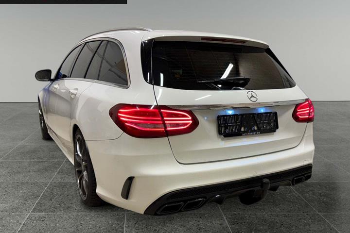 Hvid Mercedes C400 fra 2016