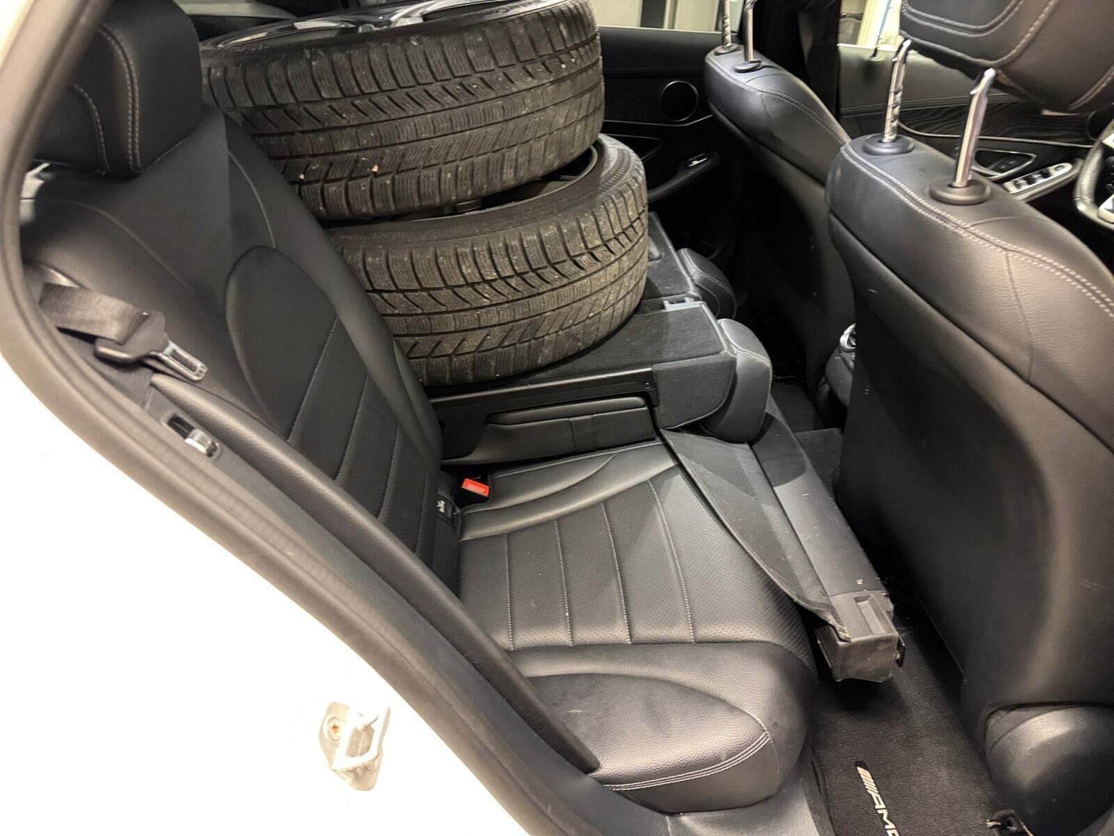 Hvid Mercedes C400 fra 2016