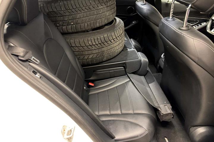Hvid Mercedes C400 fra 2016