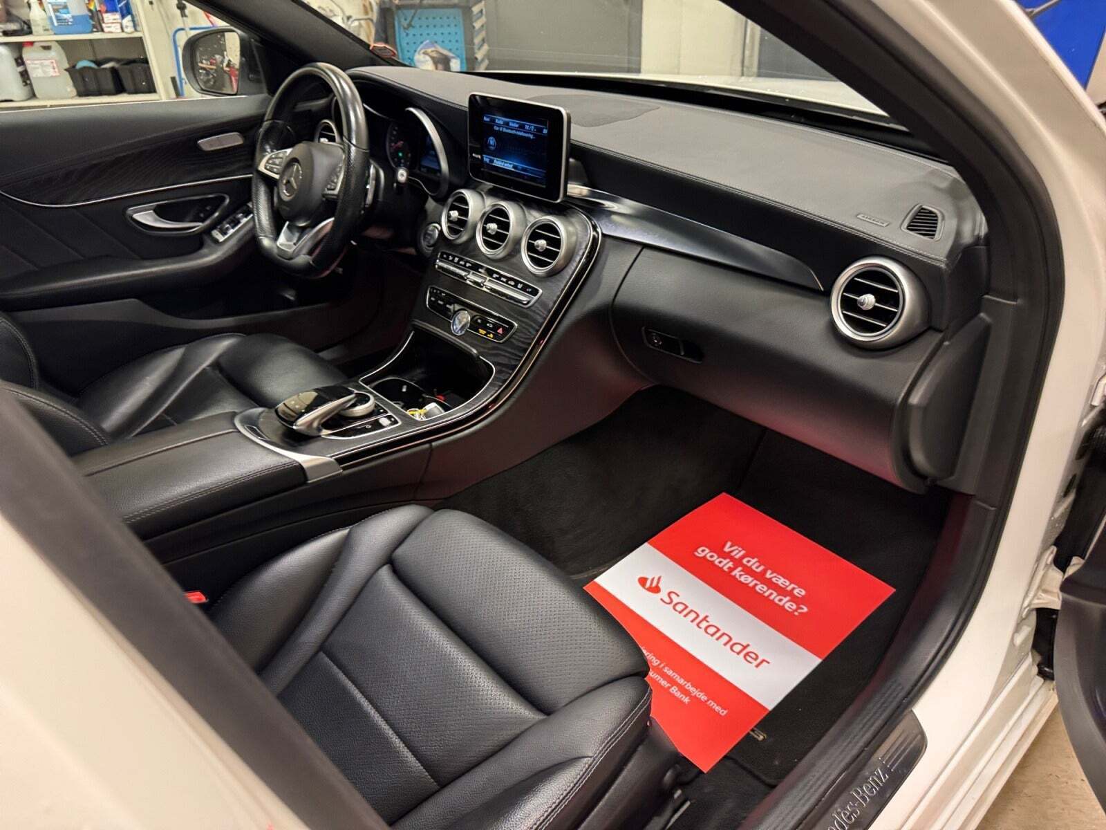 Hvid Mercedes C400 fra 2016
