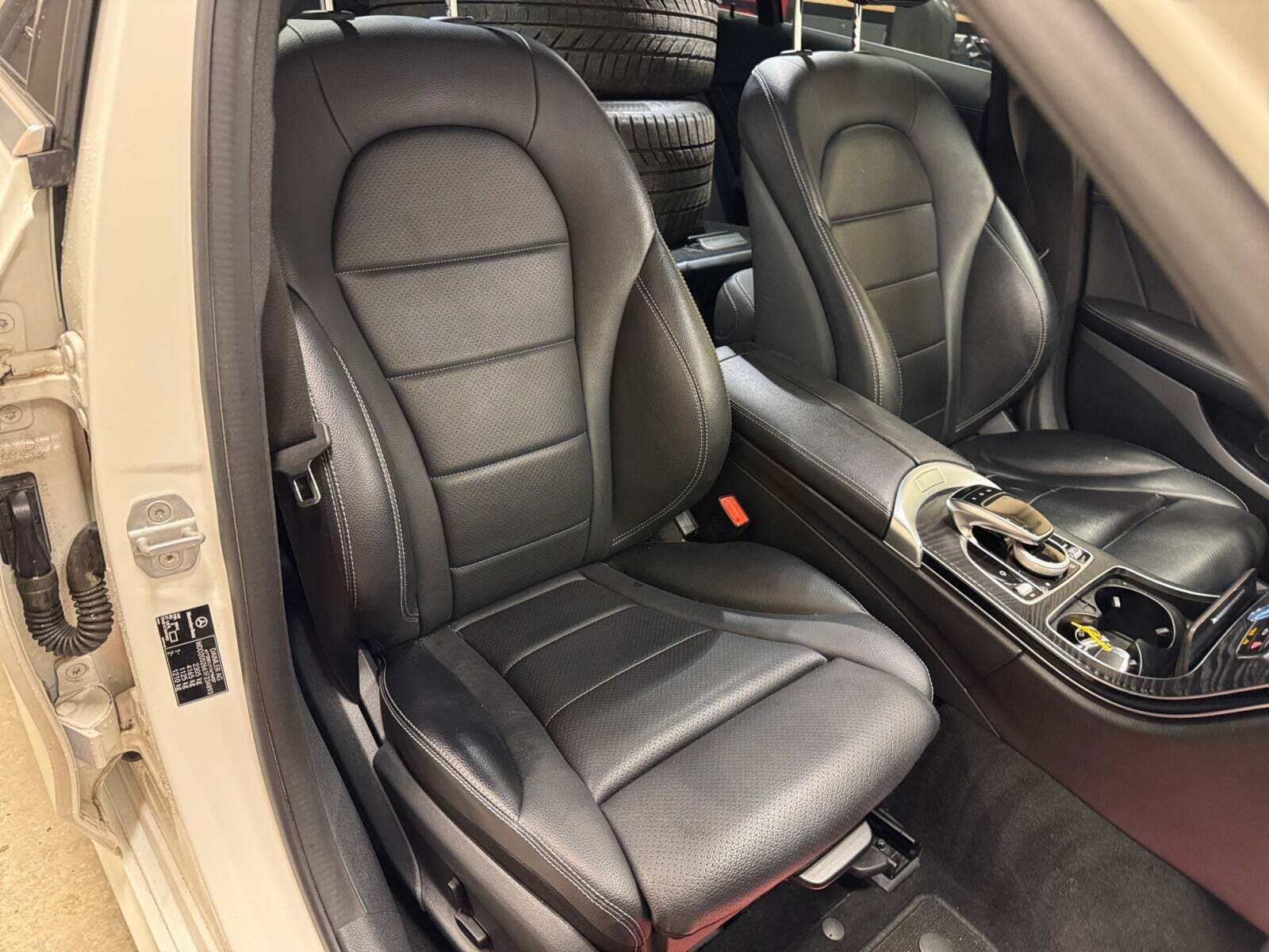 Hvid Mercedes C400 fra 2016