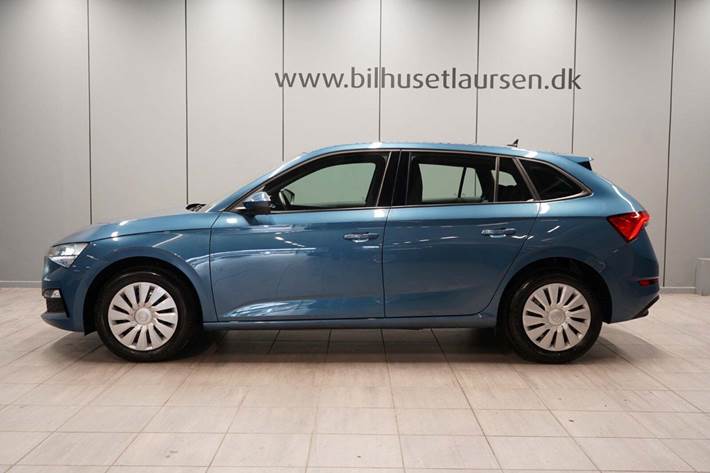 Blå Skoda Scala fra 2022