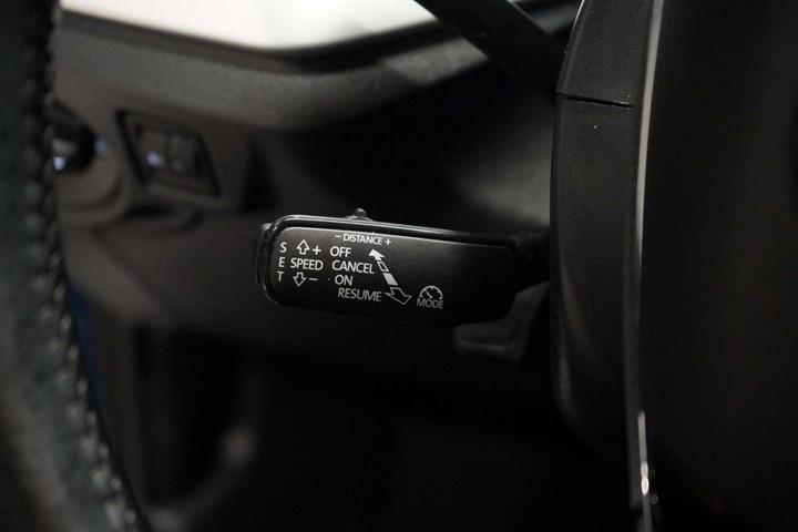 Blå Skoda Scala fra 2022