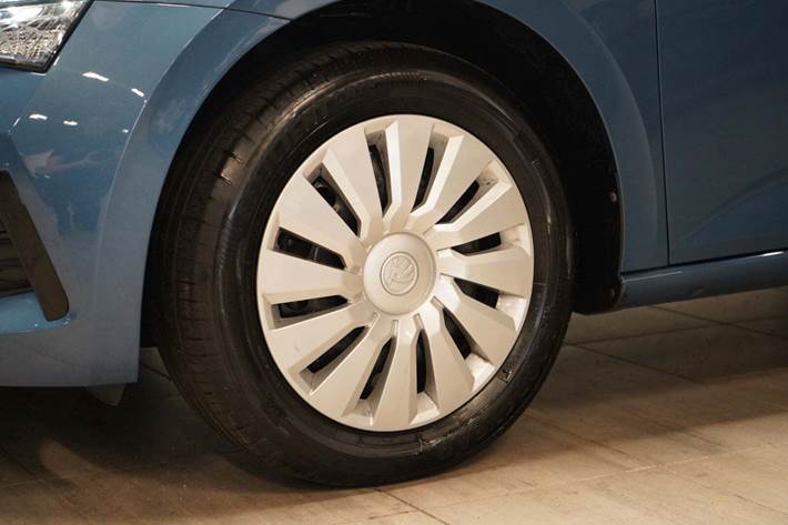 Blå Skoda Scala fra 2022