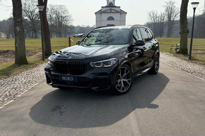 Sort BMW X5 fra 2023