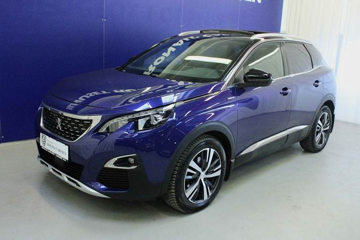 Blå Peugeot 3008 fra 2017