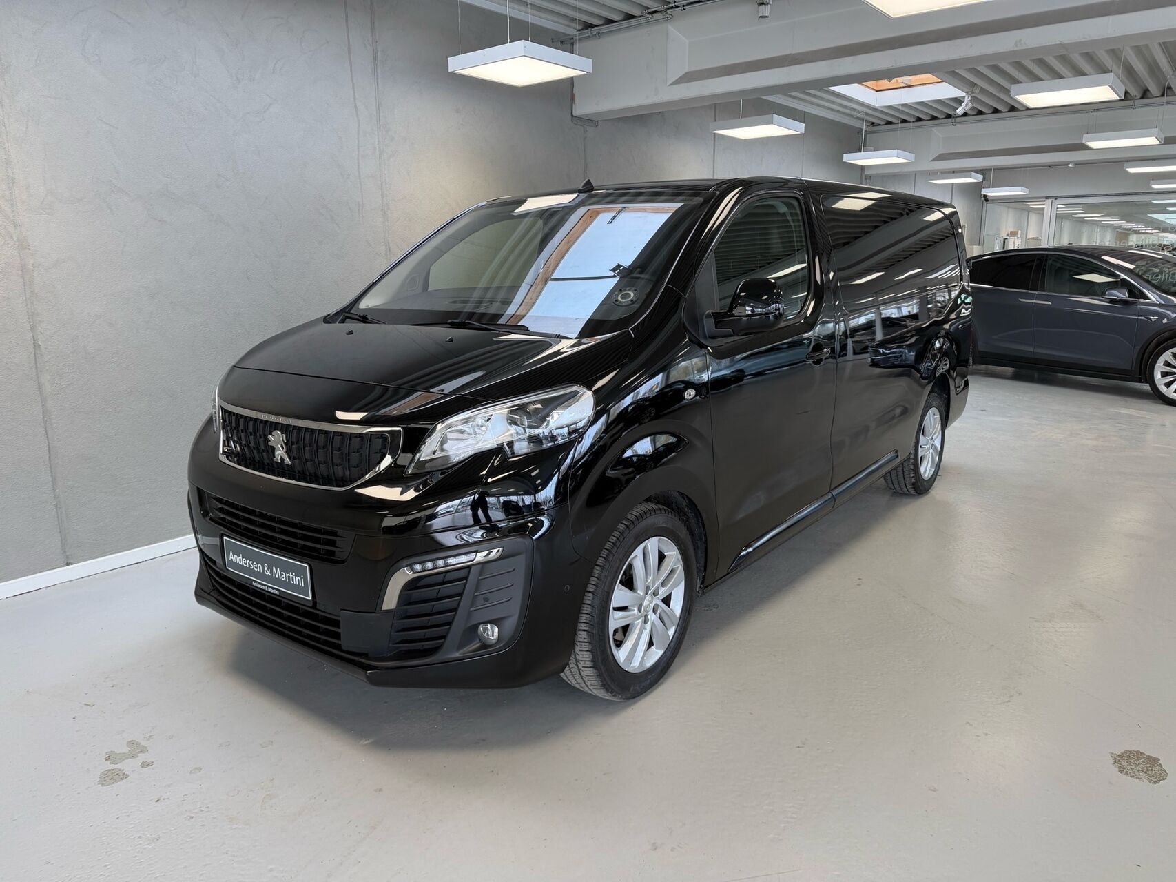 Peugeot Expert 2,0 L3 BlueHDi Ultimate Pro EAT6 180HK Van 6g Aut.