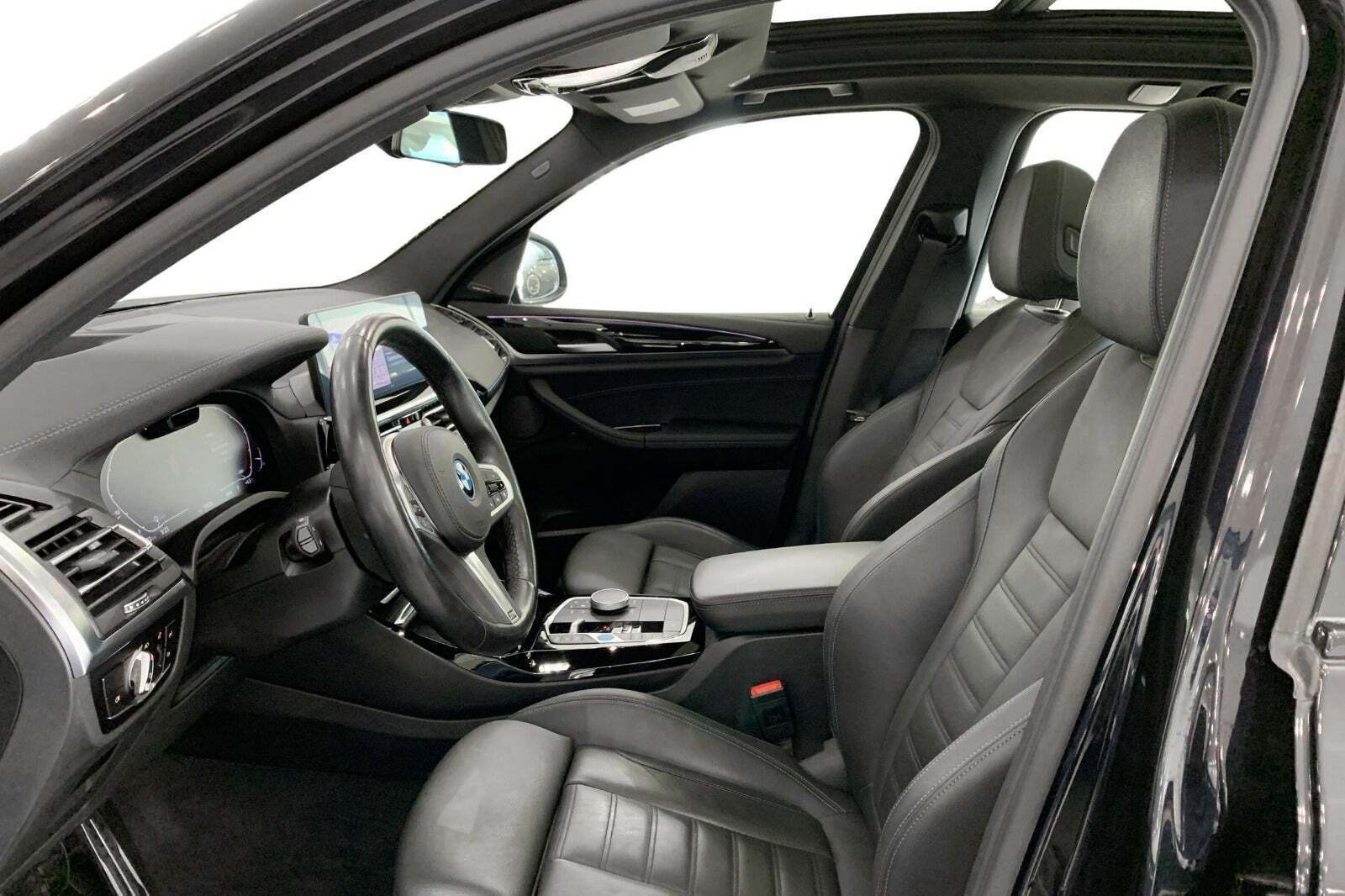 BMW iX3 Charged Plus M-Sport