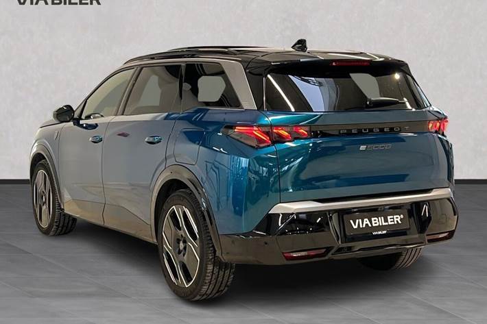 Blå Peugeot e-5008 fra 2025