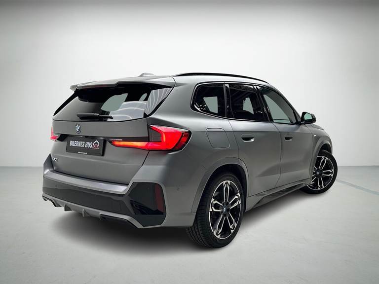 BMW iX1 xDrive30 EL Fully Charged 4x4 313HK 5d Aut.