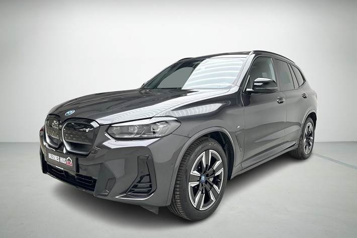Grå BMW iX3 fra 2023