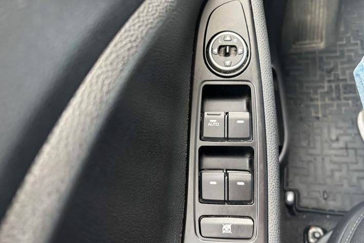 Sort Hyundai i20 fra 2020