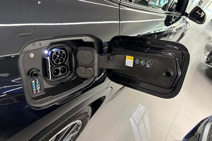 Sort BMW iX1 fra 2025