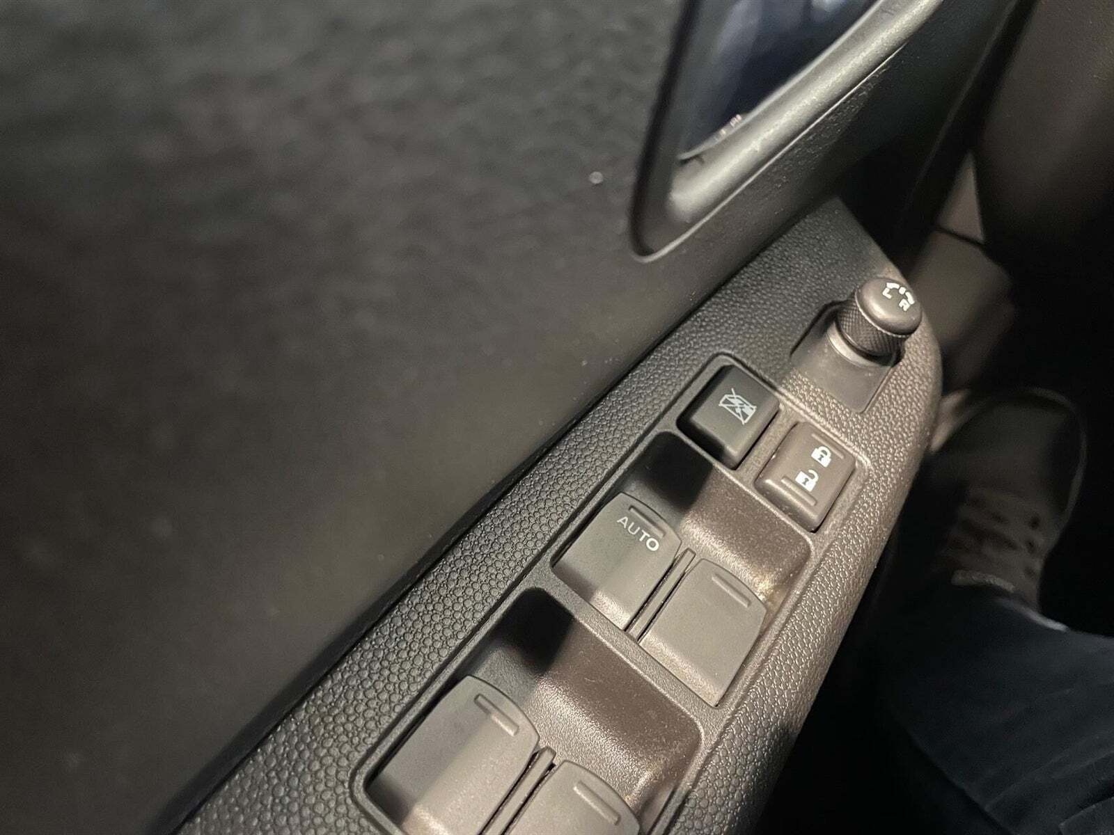 Beige Suzuki Ignis fra 2023