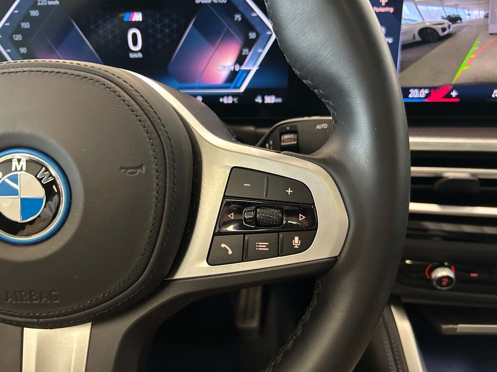 Grå BMW i4 fra 2024