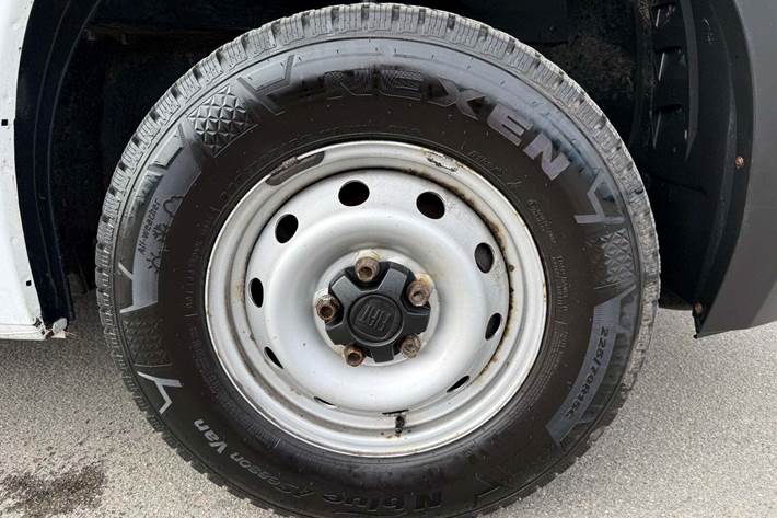 Hvid Fiat Ducato 35 fra 2021