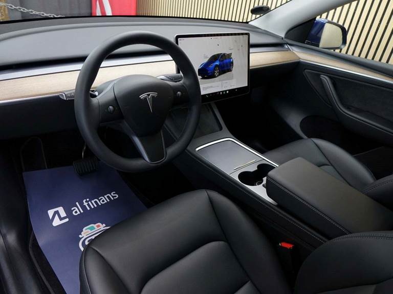 Tesla Model Y Long Range AWD