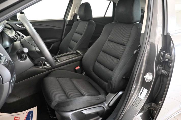 Grå Mazda 6 fra 2018