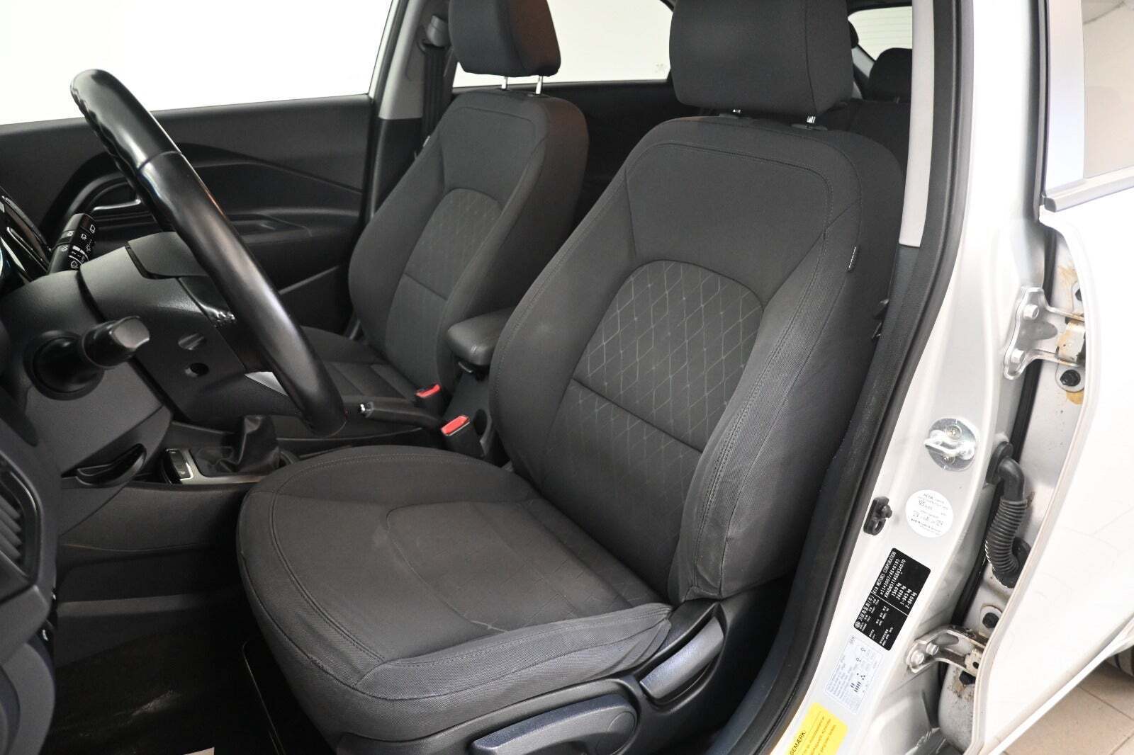 Grå Kia Rio fra 2016