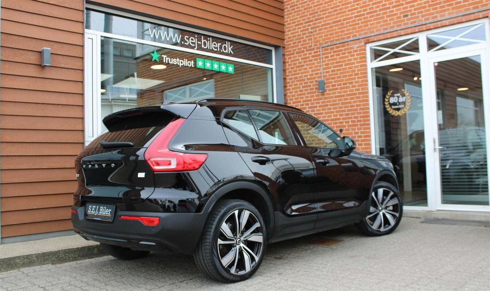 Sort Volvo XC40 fra 2023