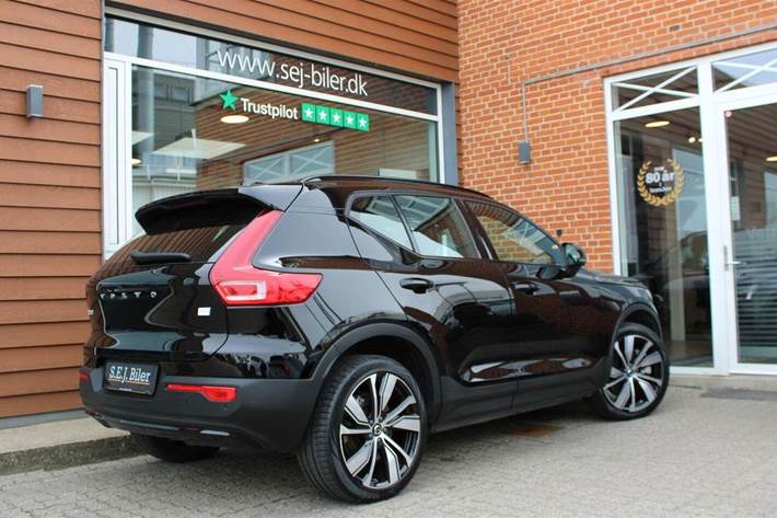 Sort Volvo XC40 fra 2023