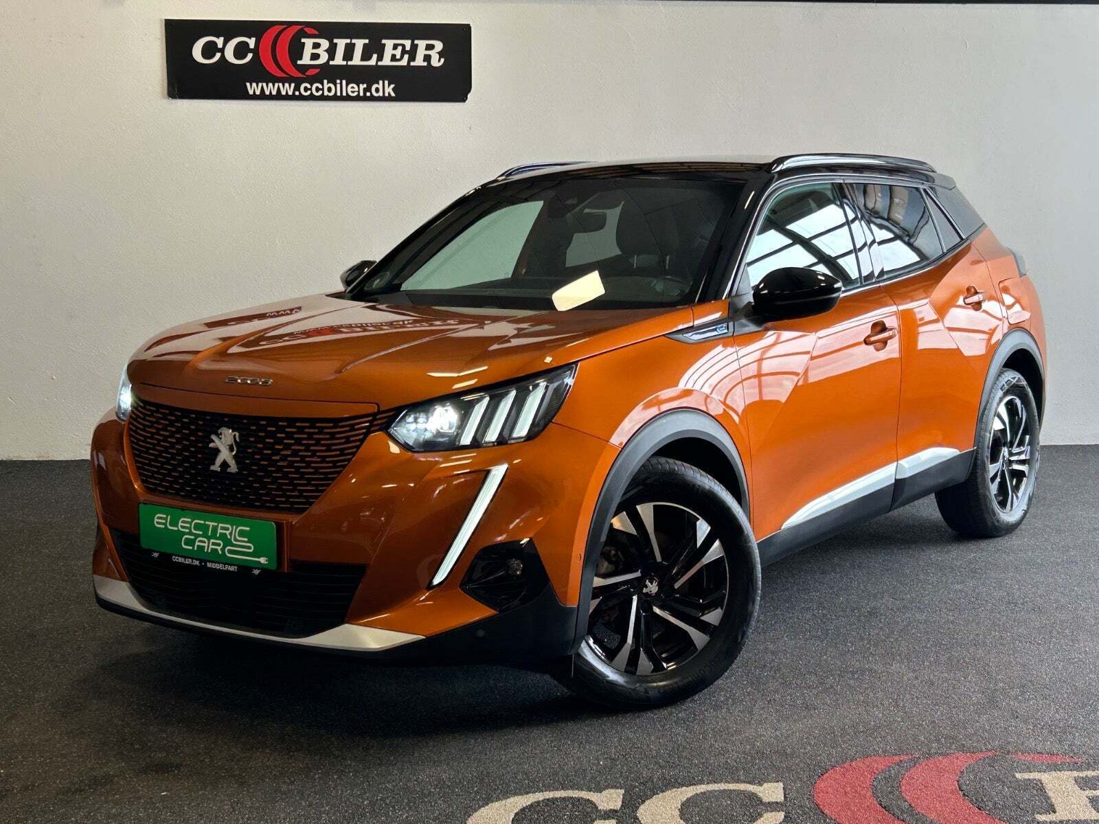 Kobber Peugeot e-2008 fra 2022 set udefra