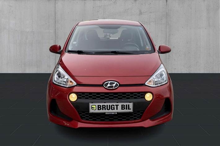 Rød Hyundai i10 fra 2017