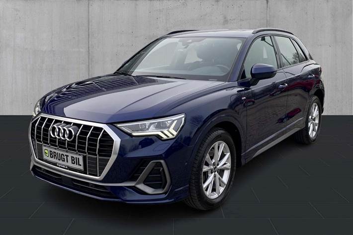 Blå Audi Q3 fra 2021
