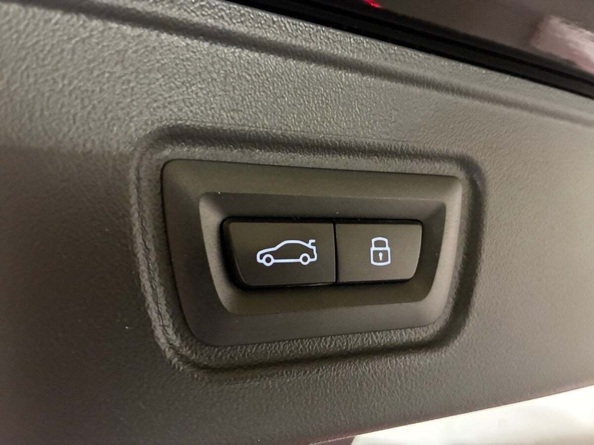 Sort BMW i5 fra 2025