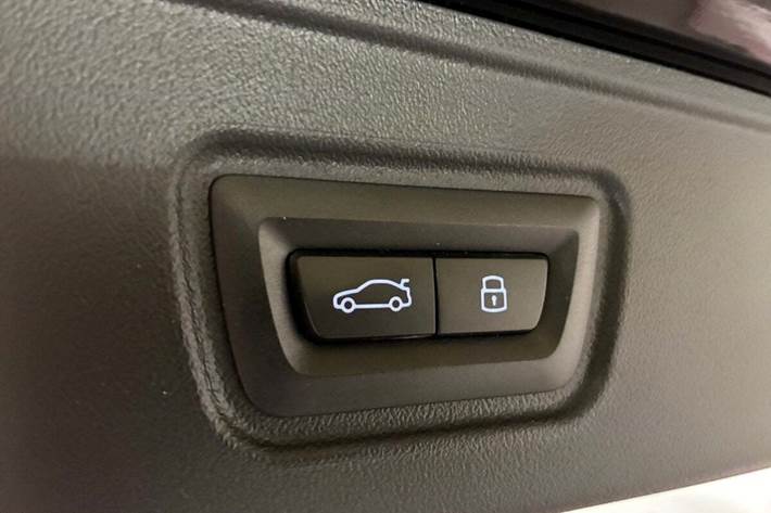 Sort BMW i5 fra 2025