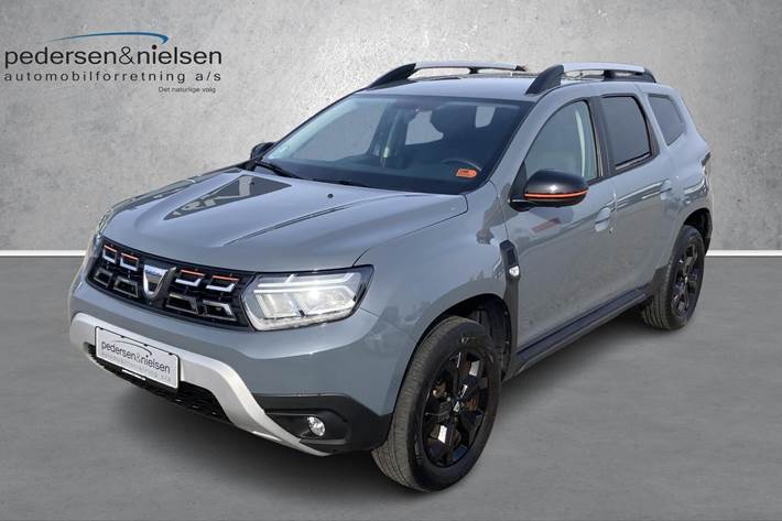 Grå Dacia Duster fra 2022