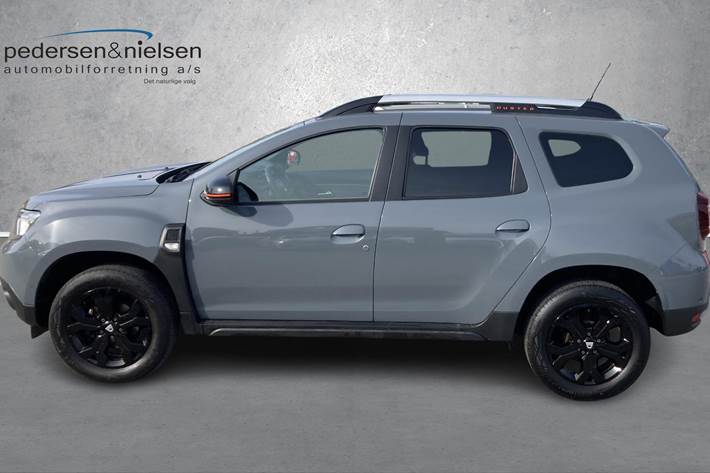 Grå Dacia Duster fra 2022