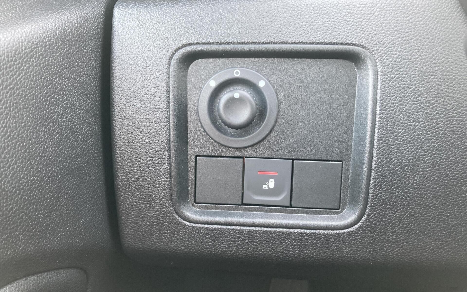 Grå Dacia Duster fra 2022