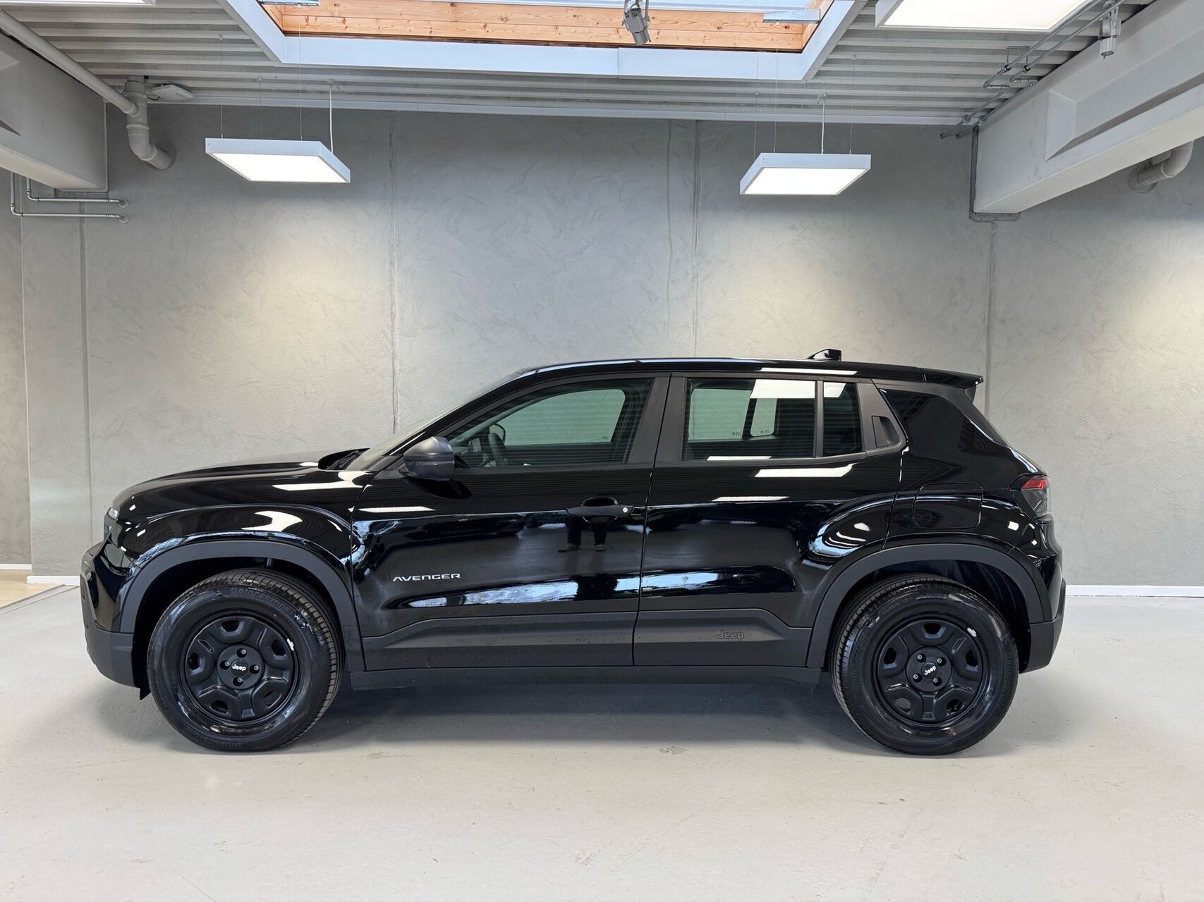 Jeep Avenger EL Longitude 156HK 5d Aut.