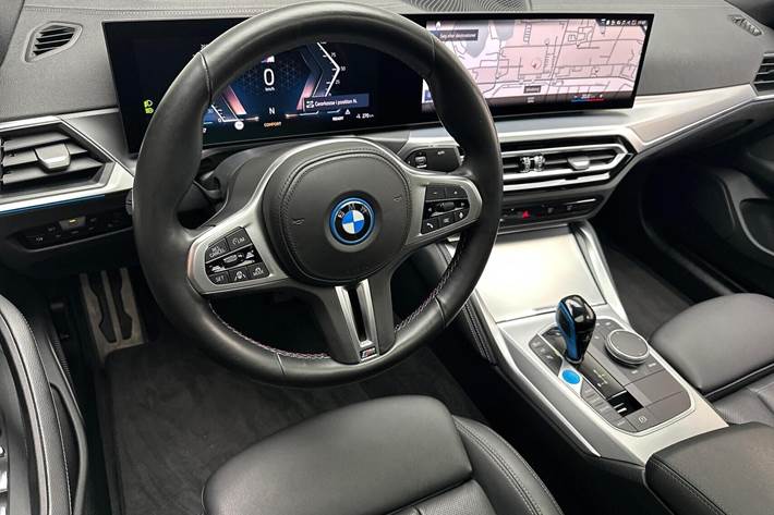 Hvid BMW i4 fra 2022