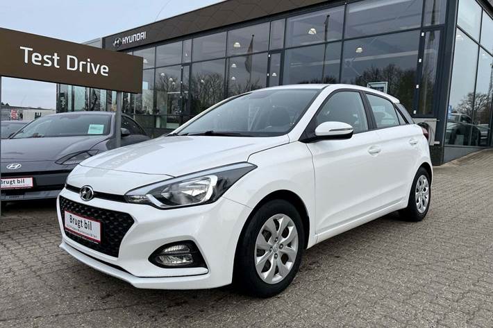Hvid Hyundai i20 fra 2020