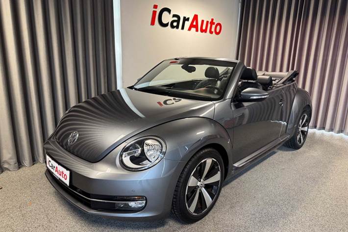 Grå VW The Beetle fra 2013
