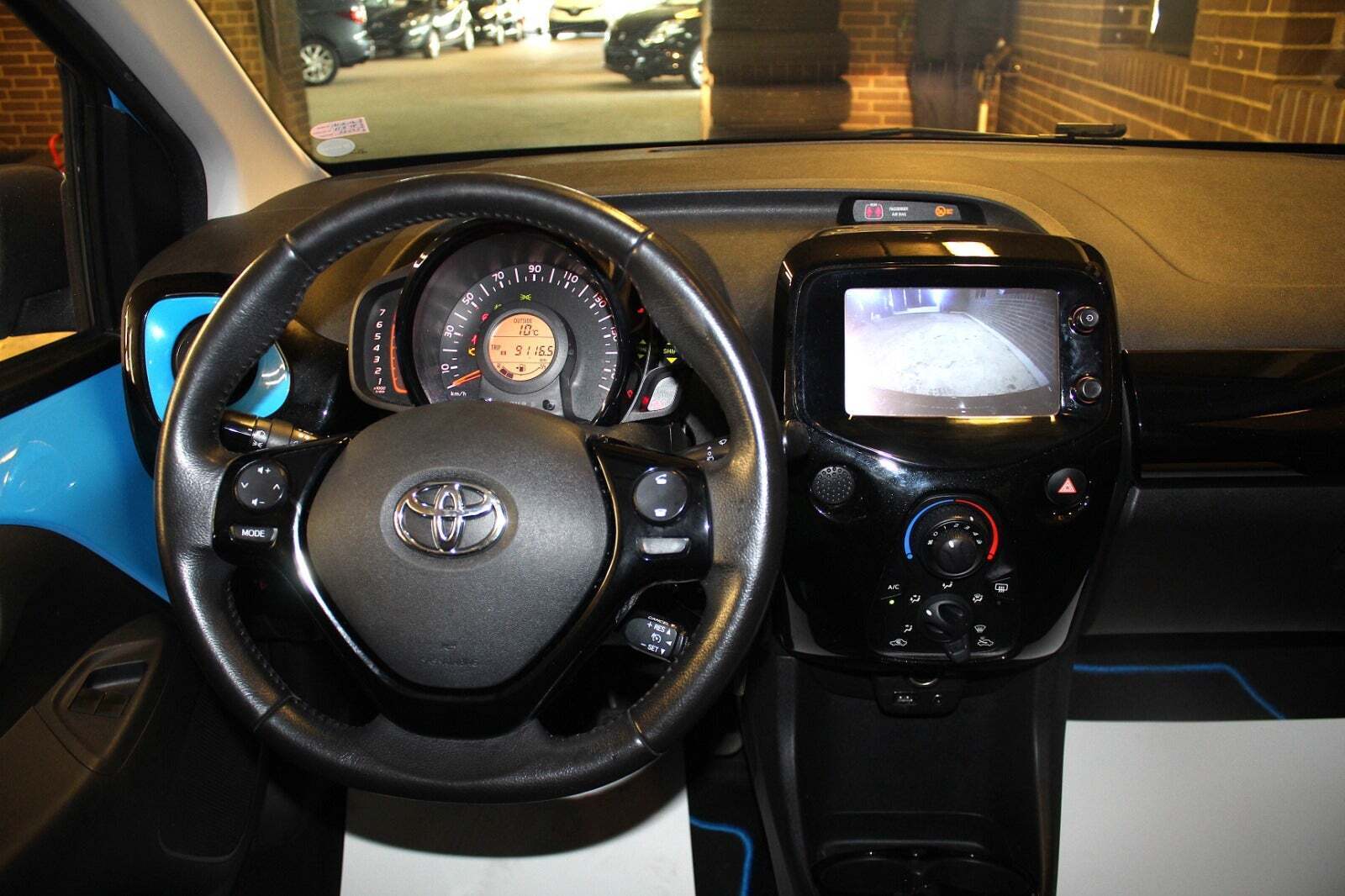 Blå Toyota Aygo fra 2016