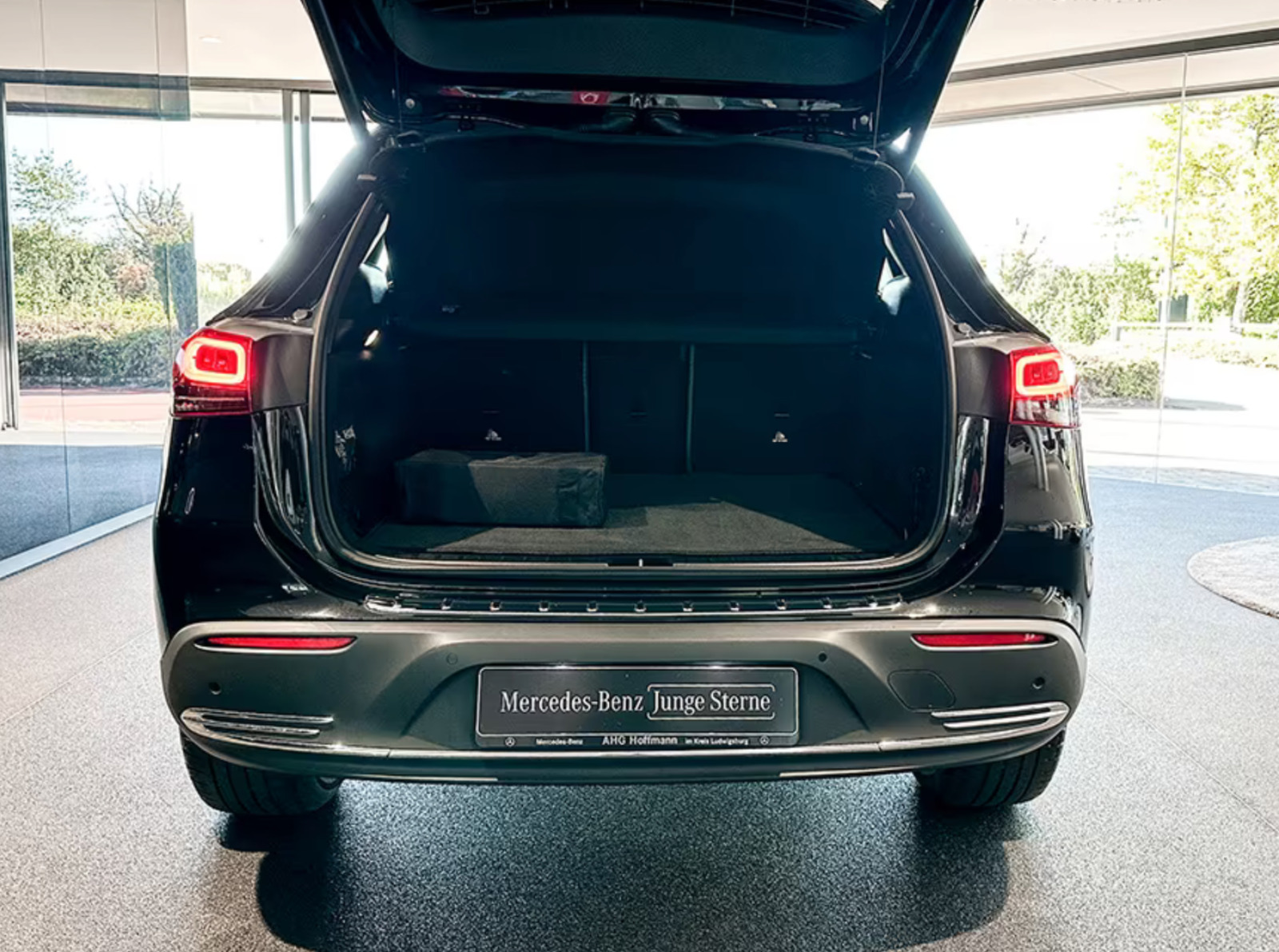 Sort Mercedes EQA250+ fra 2022