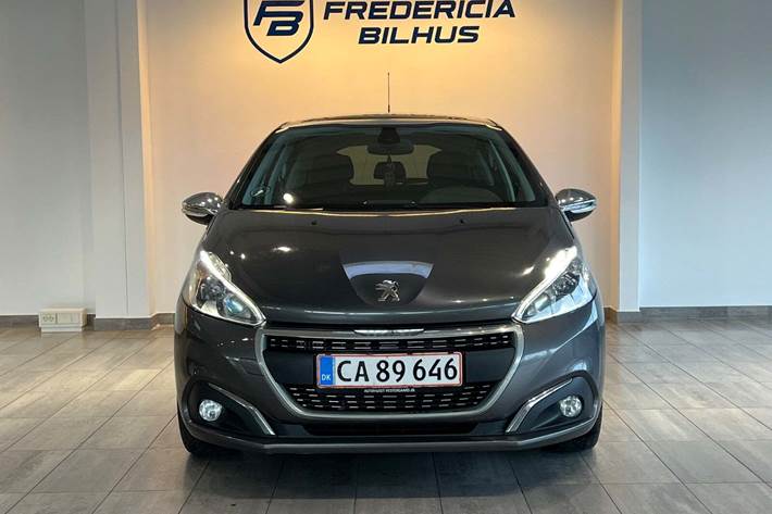 Sort Peugeot 208 fra 2018