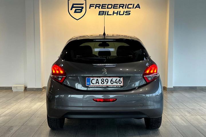 Sort Peugeot 208 fra 2018