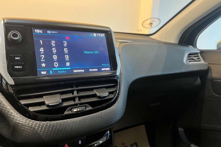 Sort Peugeot 208 fra 2018