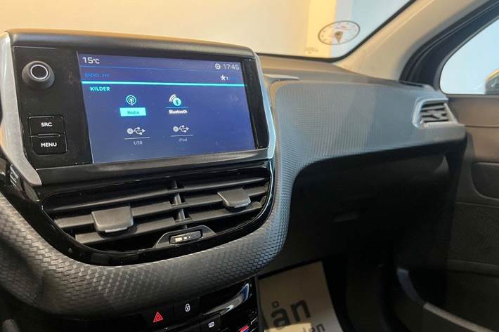 Sort Peugeot 208 fra 2018