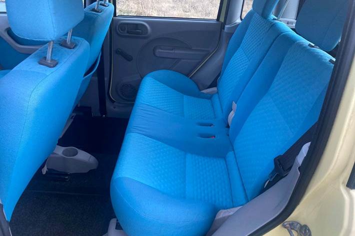 Gul Fiat Panda fra 2006