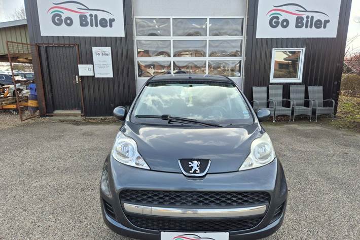 Grøn Peugeot 107 fra 2011
